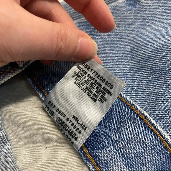 Levis 550 Relaxed Fit 42x32 Light Wash - Picture 5 of 6